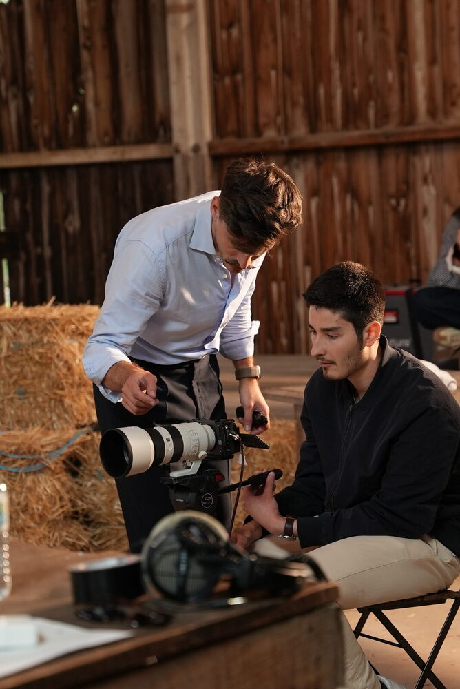 François-Xavier Poy talking a trainee through a shot on the Neo production